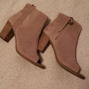 Tom's Majorca Suede Booties 7.5